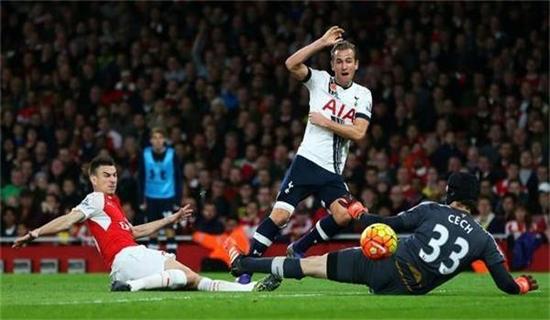 竞相追逐的 竞相追逐的